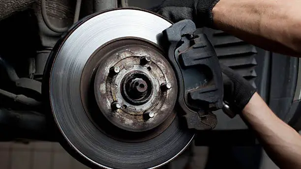 What to do if brakes fail while driving?