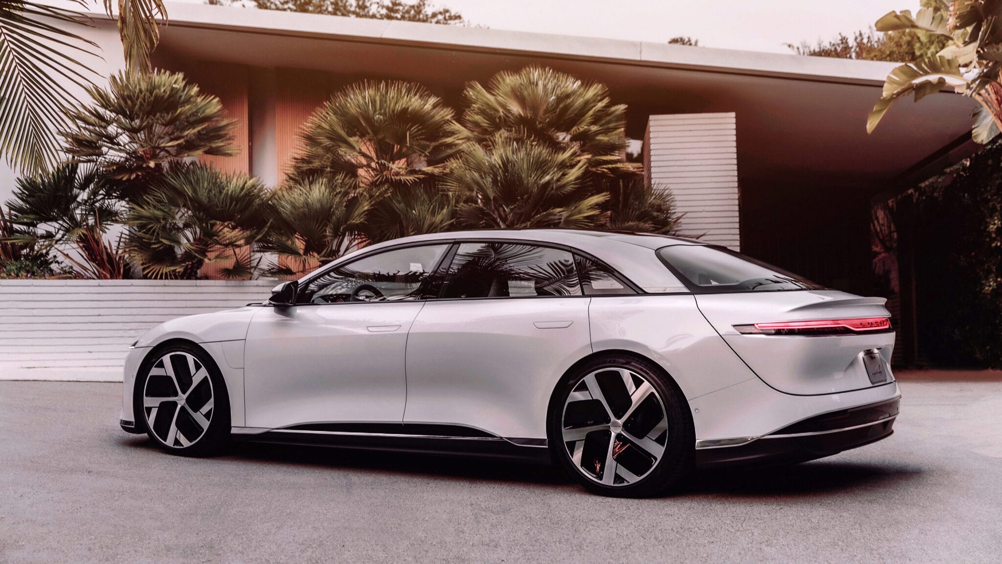 Lucid Air's Impressive Range: How It's Changing the Game for Electric Vehicles