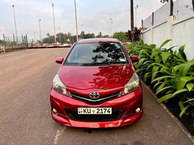 Toyota Yaris 1.33sr (Vitz- International Version) 