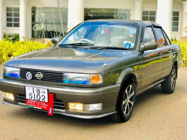 Nissan  Sunny FB13 1990