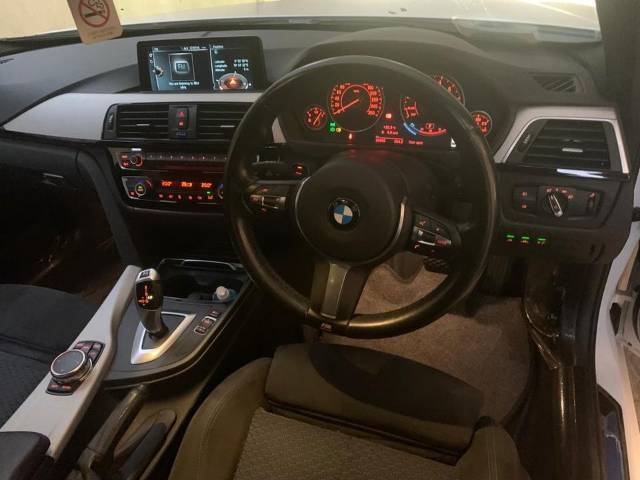 BMW 318I M SPORT