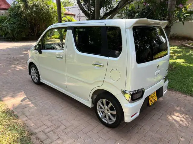 Suzuki wagan R stingray 