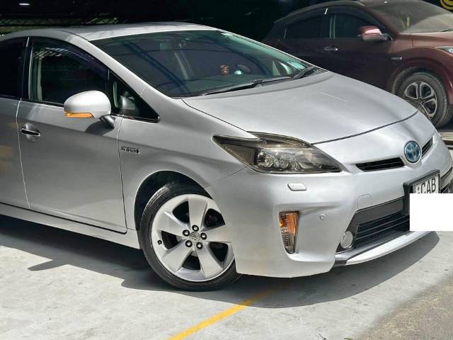 Toyota Prius G Touring Leather package